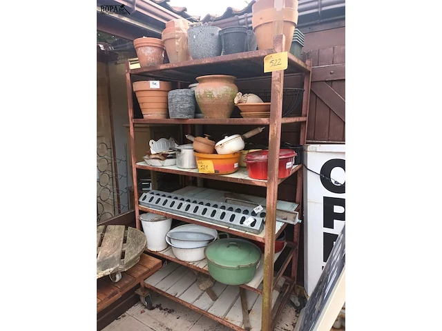 Lot 522 - metalen rek - afbeelding 1 van  3