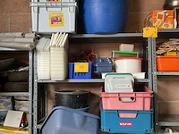 Lot 524 - plastieken dozen en bakken - afbeelding 1 van  3