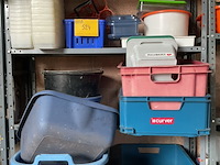 Lot 524 - plastieken dozen en bakken - afbeelding 3 van  3