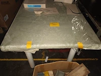 Lot 524 - werktafel - afbeelding 1 van  3