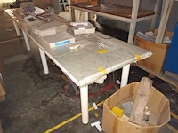 Lot 524 - werktafel - afbeelding 2 van  3