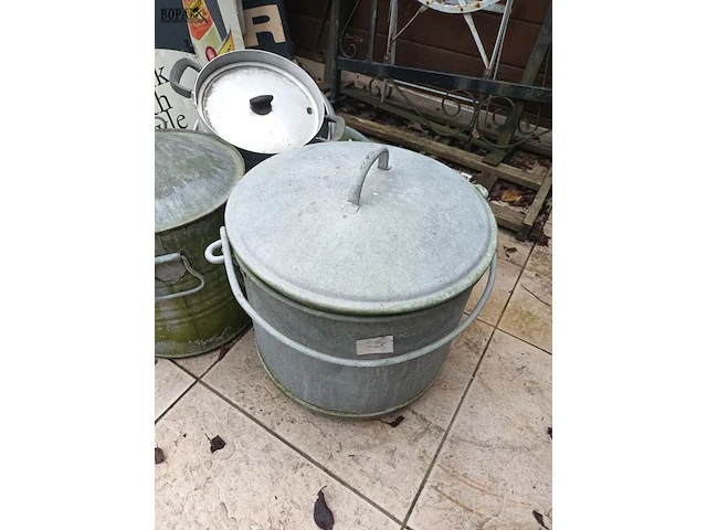 Lot 525 - kommen en kuipen. 5 stuks - afbeelding 3 van  4