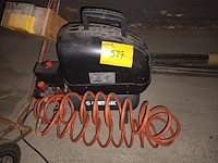 Lot 527 - compressor met kar - afbeelding 3 van  4