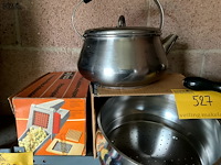Lot 527 - keukenmateriaal vleesmolen, waterketel inox, zeef inox nieuw - afbeelding 4 van  4