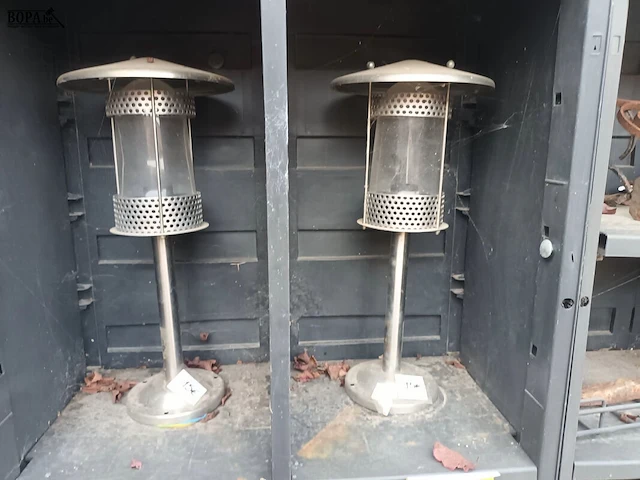 Lot 527 - lot brocante. inhoud kasten - afbeelding 4 van  7