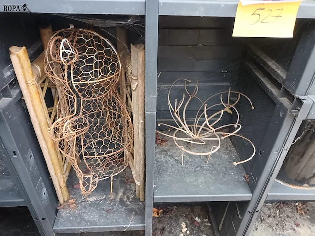 Lot 527 - lot brocante. inhoud kasten - afbeelding 5 van  7