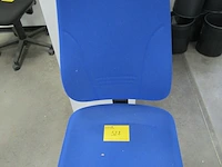 Lot 528 - bureaustoel - afbeelding 1 van  2