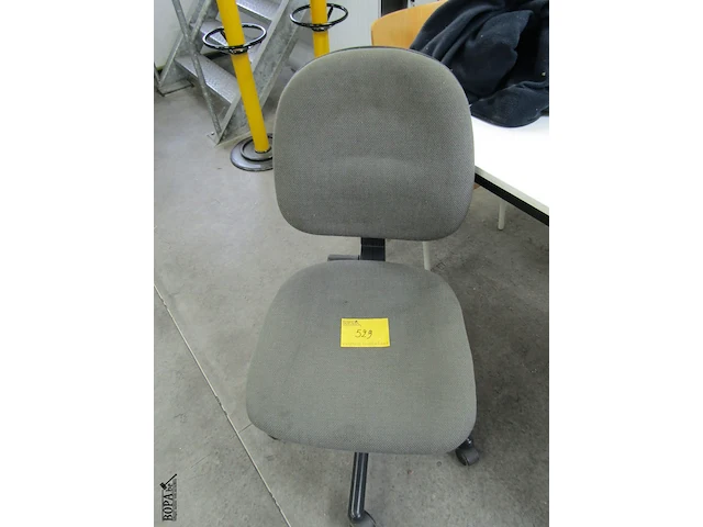 Lot 529 - bureaustoel - afbeelding 1 van  2