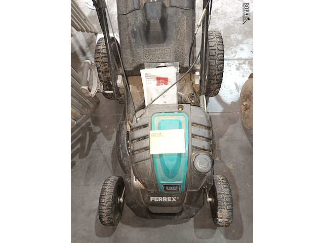 Lot 53 - benzine grasmaaier ferrex - afbeelding 1 van  4