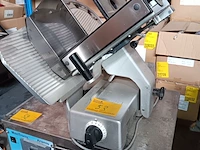 Lot 53 - bizerba vleessnijmachine - afbeelding 1 van  4