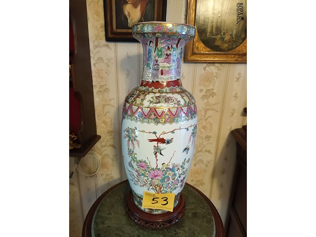 Lot 53 - chinese vaas - afbeelding 1 van  5