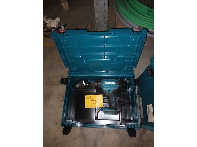 Lot 53 - heteluchtblazer makita - afbeelding 1 van  2