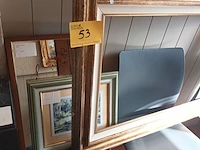 Lot 53 - kaders en spiegel. 3 stuks - afbeelding 1 van  5