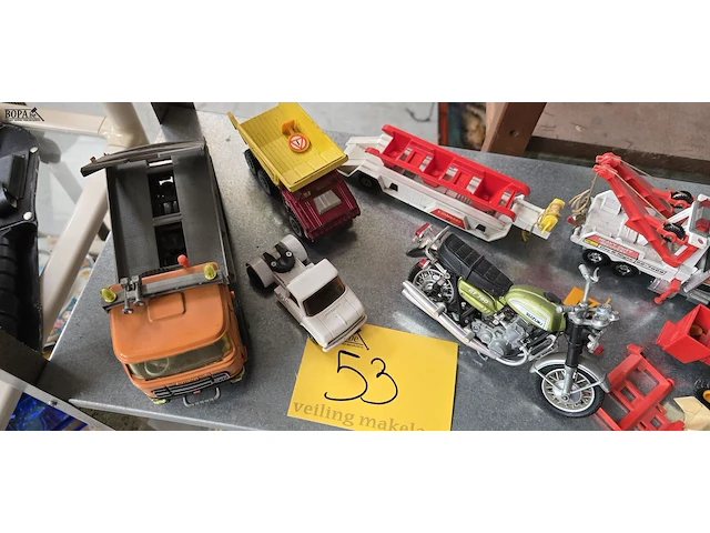 Lot 53 - lotje speelgoed voertuigen 8 stuks - afbeelding 3 van  3