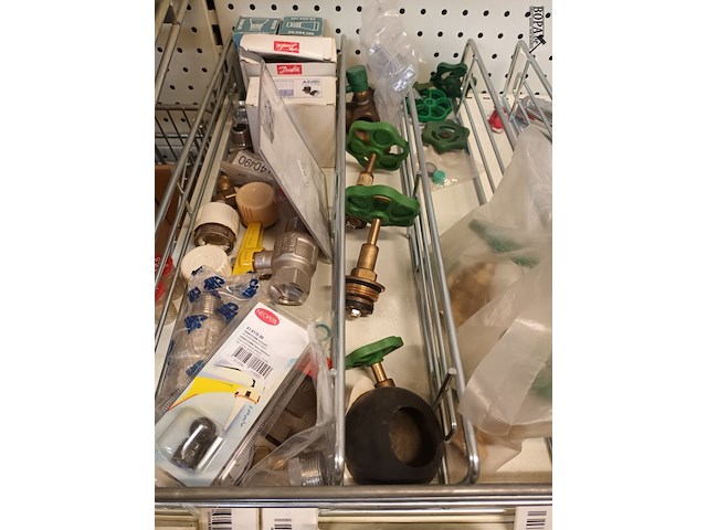 Lot 53 - sanitair en chauffage kranen. ca. 30 stuks - afbeelding 2 van  5