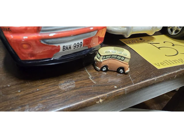 Lot 53 - volkswagen auto's 4 stuks en een mini mini - afbeelding 4 van  4