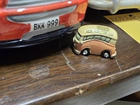 Lot 53 - volkswagen auto's 4 stuks en een mini mini - afbeelding 4 van  4