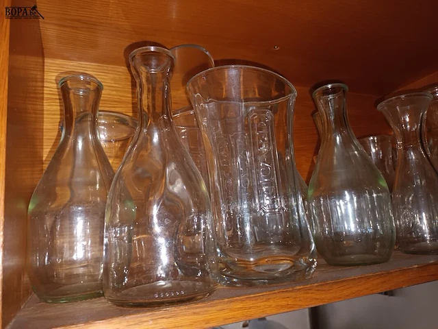 Lot 53 - waterkannen. ca. 18 stuks - afbeelding 2 van  3