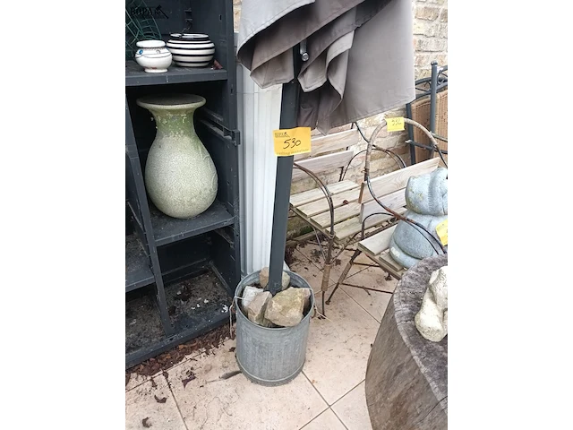 Lot 530 - parasol - afbeelding 1 van  3