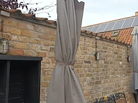 Lot 530 - parasol - afbeelding 2 van  3