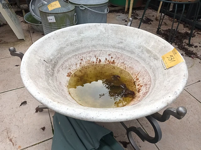 Lot 531 - tuinschaal - afbeelding 4 van  4