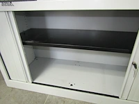 Lot 532 - metalen roldeurkast - afbeelding 2 van  2