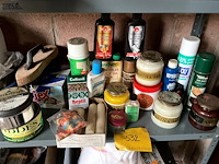 Lot 532 - onderhoudsprodukten allerhande - afbeelding 1 van  3