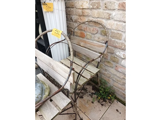 Lot 532 - tuinstoel. 2 stuks - afbeelding 1 van  4