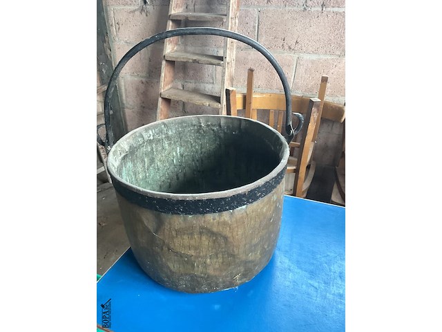 Lot 534 - laddertje, stoelen, campingtafel, ketel koper - afbeelding 2 van  8