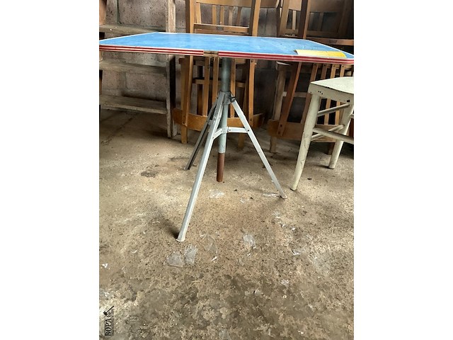 Lot 534 - laddertje, stoelen, campingtafel, ketel koper - afbeelding 5 van  8