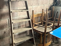 Lot 534 - laddertje, stoelen, campingtafel, ketel koper - afbeelding 6 van  8