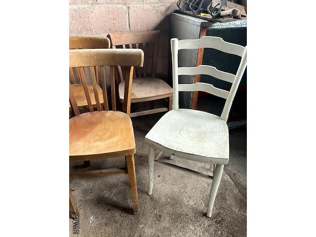 Lot 534 - laddertje, stoelen, campingtafel, ketel koper - afbeelding 8 van  8