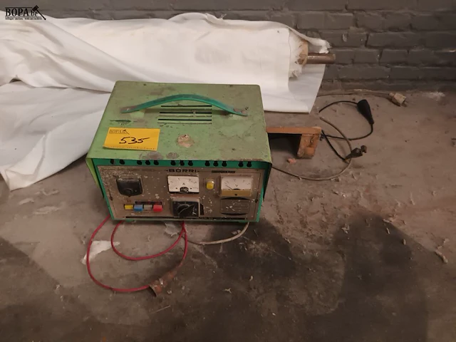 Lot 535 - batterijlader borri - afbeelding 1 van  4
