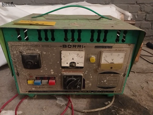 Lot 535 - batterijlader borri - afbeelding 2 van  4