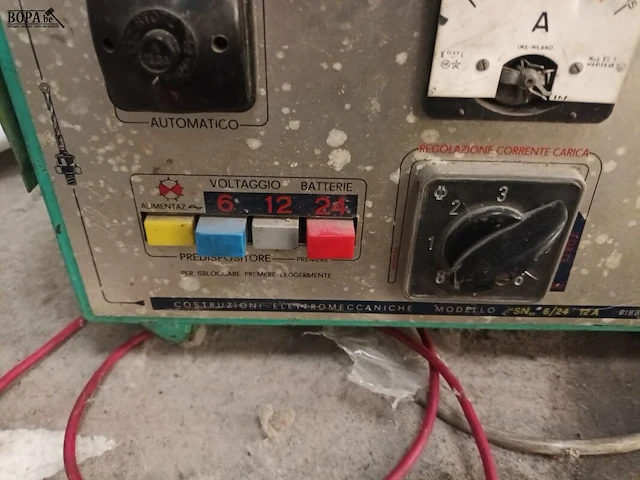Lot 535 - batterijlader borri - afbeelding 4 van  4