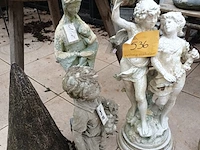 Lot 536 - tuinbeelden. 4 stuks - afbeelding 1 van  5