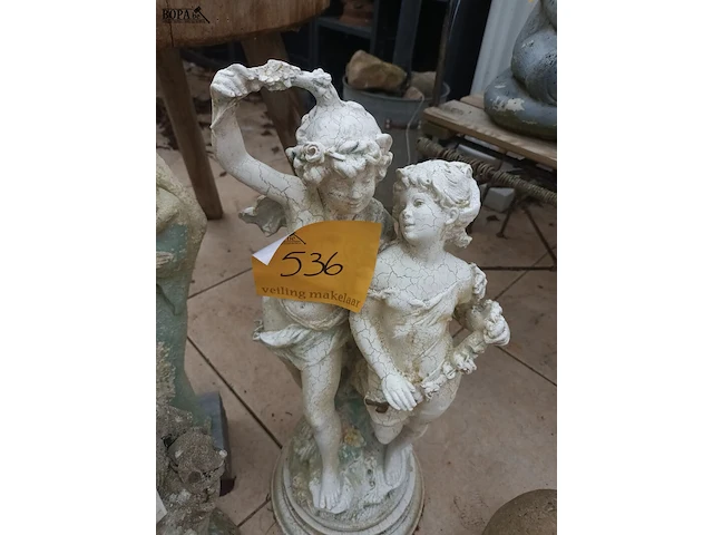 Lot 536 - tuinbeelden. 4 stuks - afbeelding 4 van  5