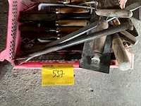 Lot 537 - bak met werkgerief, 1 bak met inhoud - afbeelding 1 van  3