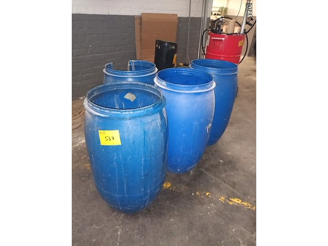 Lot 537 - blauwe pvc ton. 4 stuks - afbeelding 2 van  3
