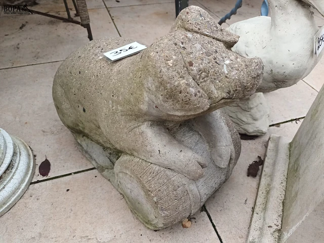 Lot 537 - tuinbeelden. 3 stuks - afbeelding 3 van  4