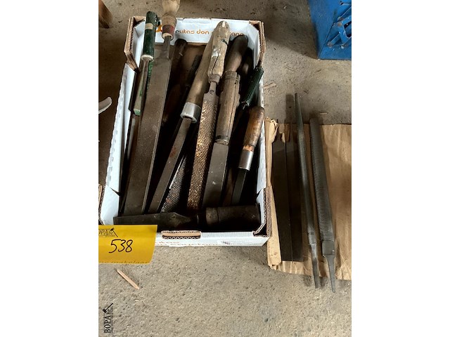 Lot 538 - doos met schaven werkgerief - afbeelding 1 van  3