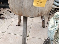 Lot 538 - houten kapblok - afbeelding 1 van  4
