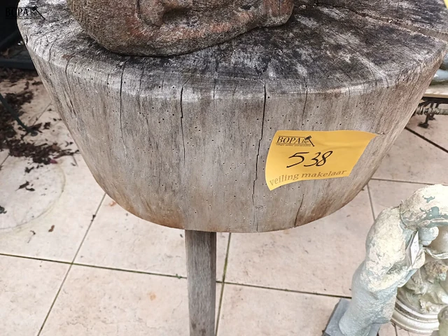 Lot 538 - houten kapblok - afbeelding 3 van  4