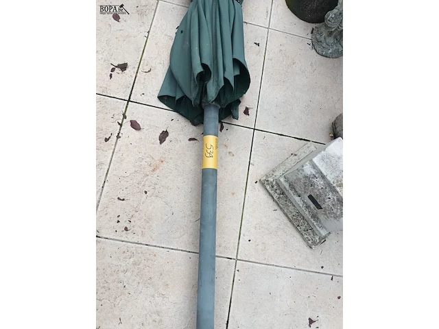 Lot 539 - parasol - afbeelding 2 van  3