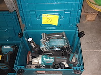 Lot 54 - boormachine en haakse slijper makita - afbeelding 1 van  3