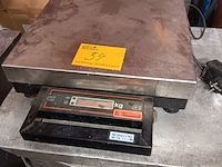 Lot 54 - electronic weegschaal - afbeelding 1 van  1
