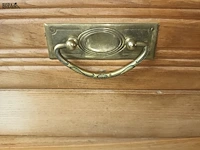 Lot 54 - houten lage kast - afbeelding 3 van  3