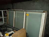 Lot 54 - houten ramen. 3 stuks - afbeelding 1 van  2