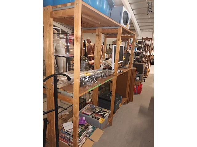 Lot 54 - houten rek - afbeelding 1 van  3