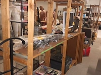 Lot 54 - houten rek - afbeelding 1 van  3